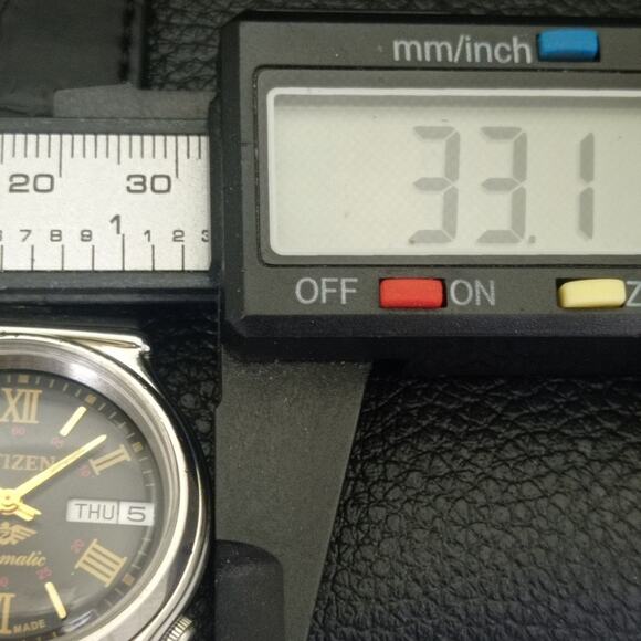 Vintage 1988 Citizen Automatic Mens Silver Watch W/daydate & Gold accents - Picture 7 of 8